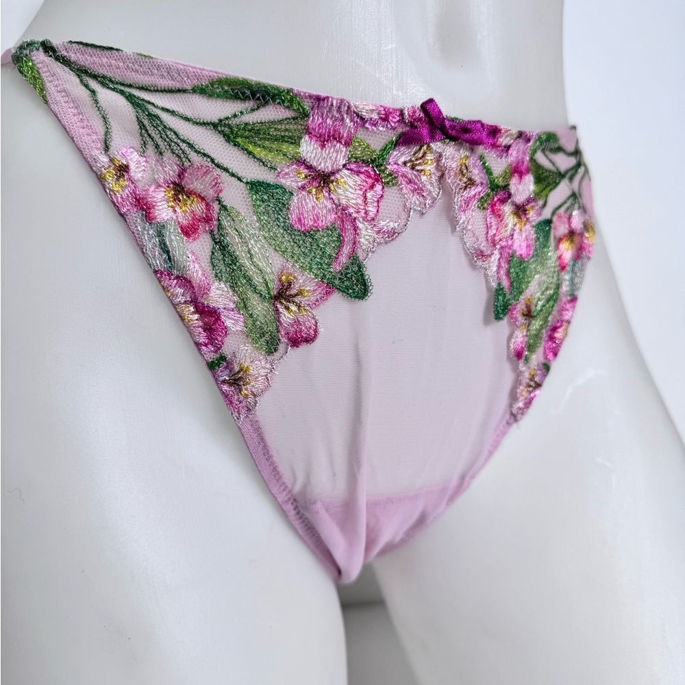 đ„Victoria'sâSecret Pink Floral Embroidered Bra Set Sz 38DDD// Large NWT - Picture 3 of 10